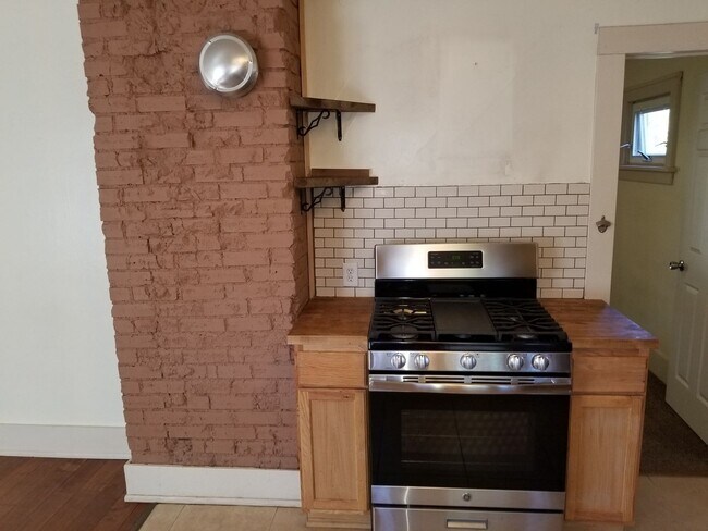 Foto del edificio - 1212 E 19th St