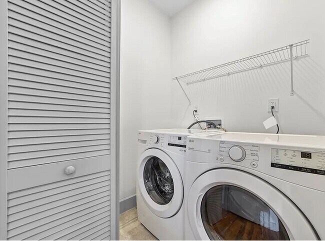 Foto del edificio - Beautiful 2 bed/2 bath cottage in perfect ...