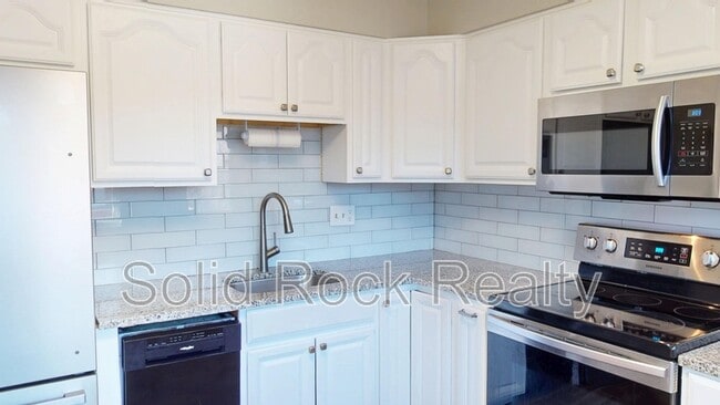 Photo - 1615 Shasta Dr House