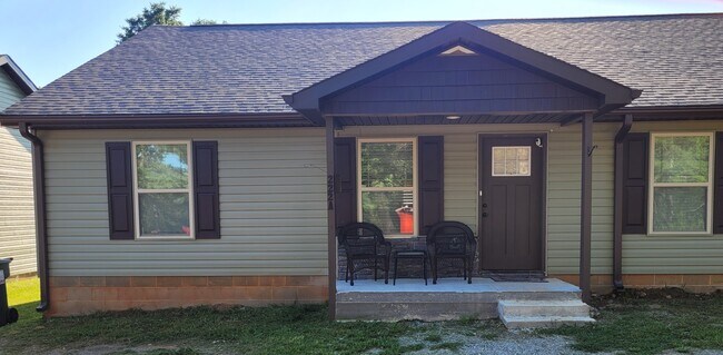 Building Photo - 222 Griffin Mill Rd