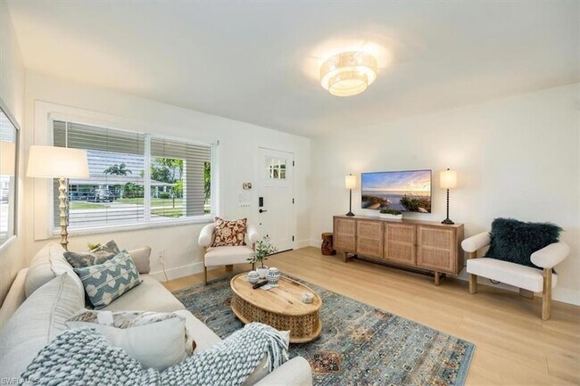 Foto del edificio - 4523 Fluvia Ave