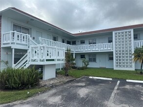 Building Photo - 1400 NW 43 Terrace