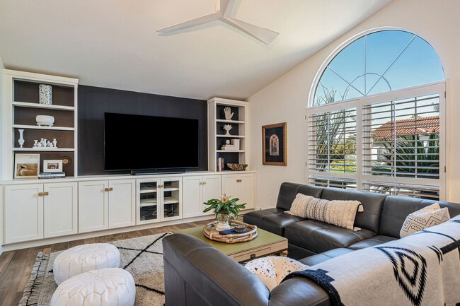 Building Photo - 10511 E Terra Dr