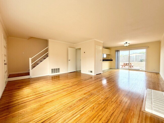 Building Photo - Renovated Single-Family Home in Pacifica!