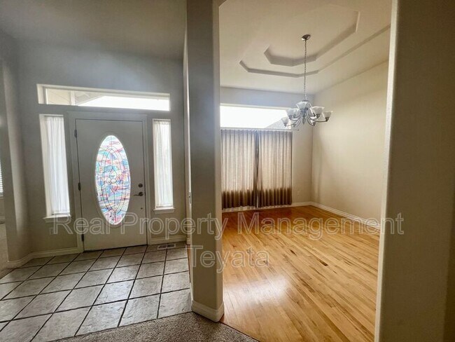 Building Photo - 3920 Ruston Way