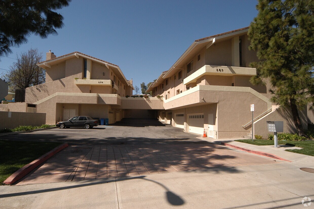 Building Photo - 279-287 Erbes Rd