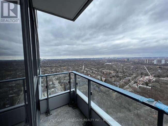 Photo du bâtiment - 395-3395 Bloor St E