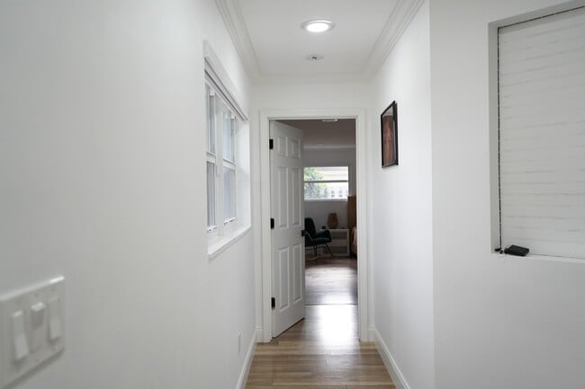 Foto del edificio - 7131 Oakmont Dr