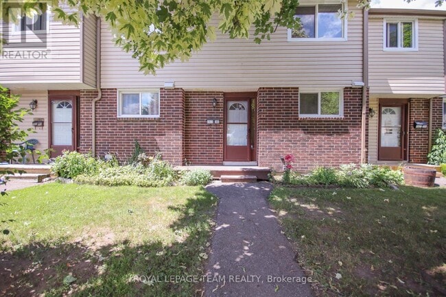 Building Photo - 1427-1427 Palmerston Dr