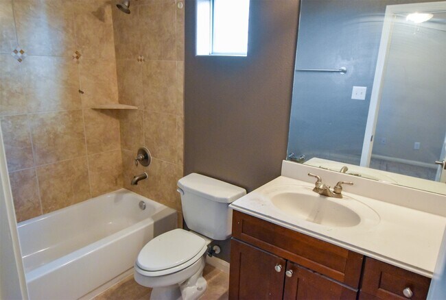 Foto del edificio - 1141 W 24th St