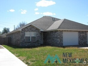 Building Photo - 713 Bison Rd