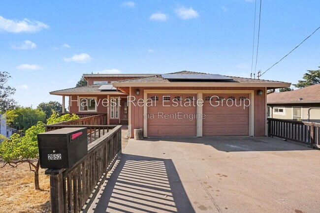 Building Photo - 2652 Hillcrest Ave