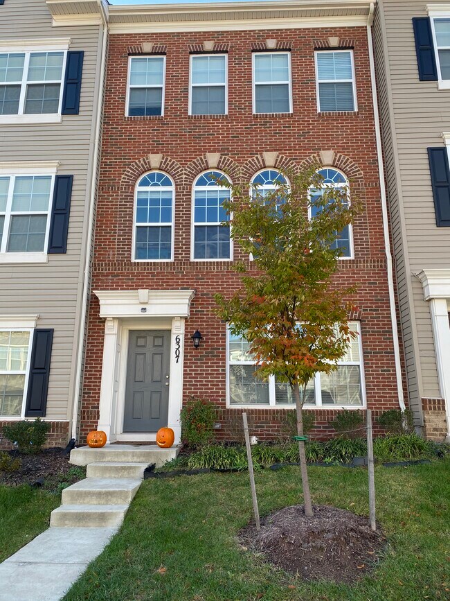 Building Photo - 6307 Posey St