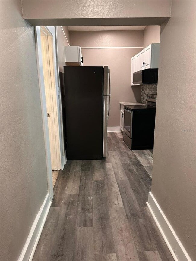 Building Photo - 829 NE 3rd St