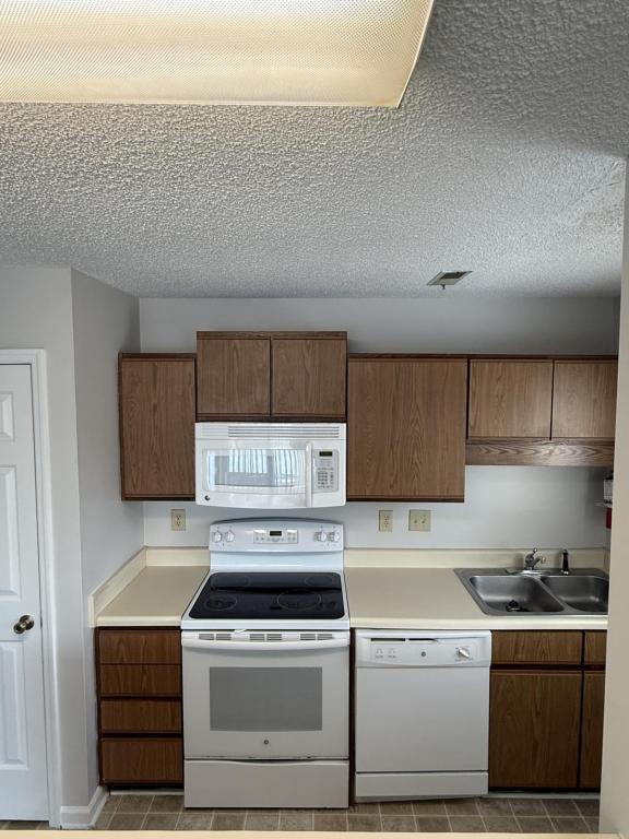 Foto del edificio - 204 Double Eagle Dr