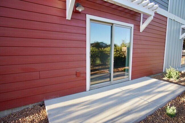 Foto del edificio - 61308 Blakely Rd