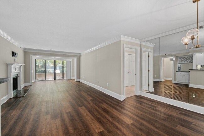 Foto del edificio - 1120 Highland Bluff Dr S E