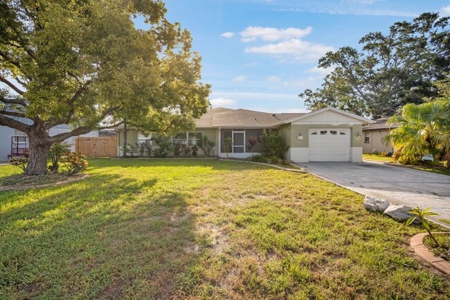Building Photo - Charming 3?Bed,?2?Bath Home in Apollo Beac...