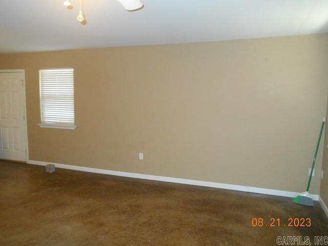 Foto del edificio - 20621 Cole Ln