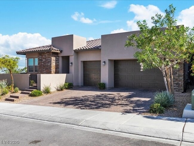 Building Photo - 11837 Grassy Pln Ave