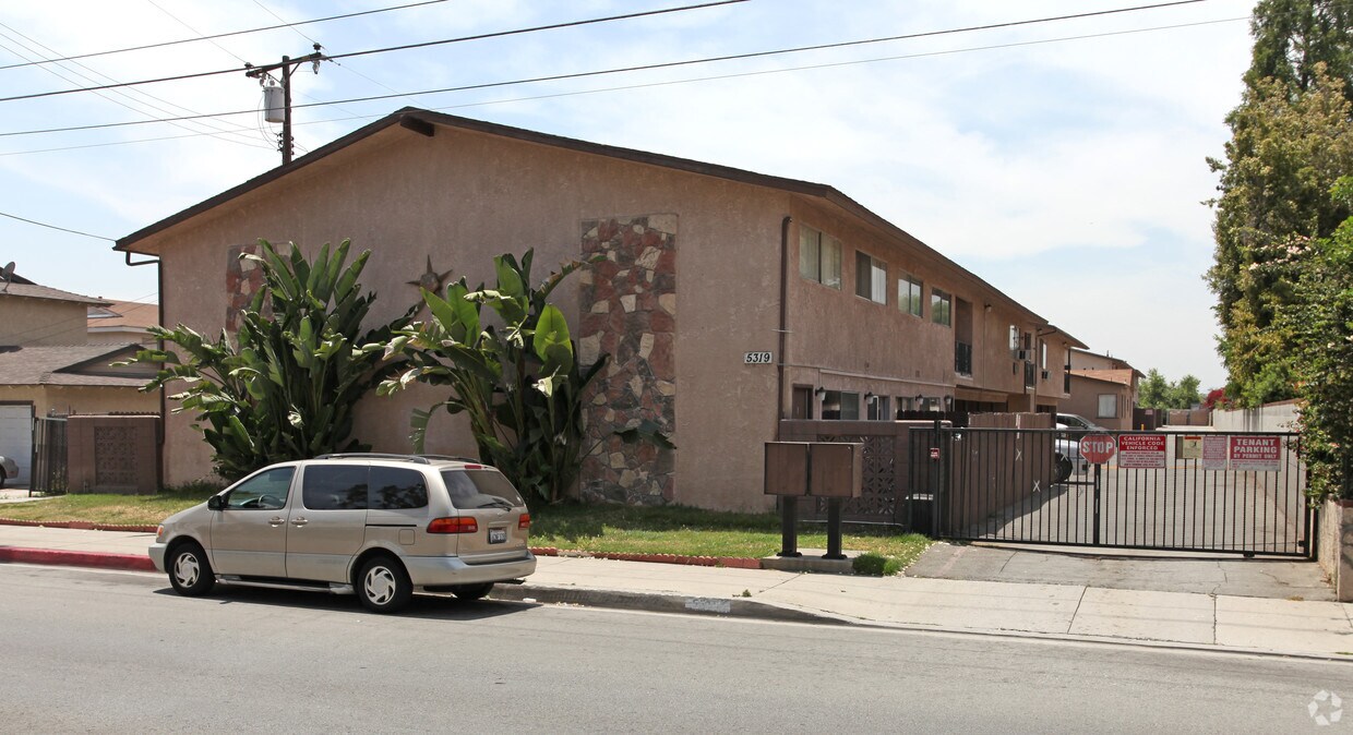 Primary Photo - 5319-5323 Peck Rd