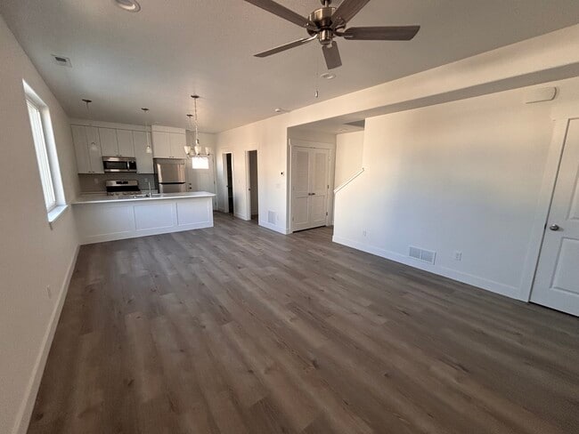 Building Photo - 1543 Tyram Grv