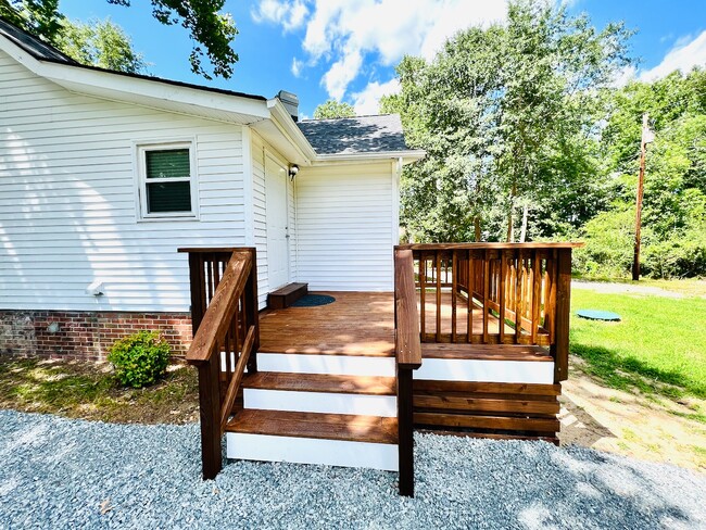 10x10 rear entry deck! - 2301 Liberty View Ln