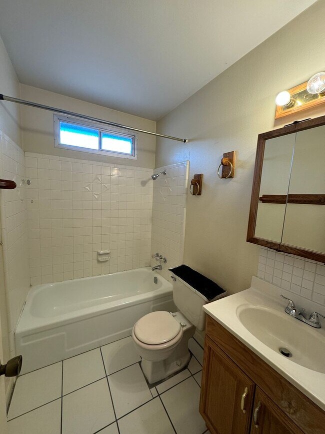Foto del edificio - 1153 E Vaughn St