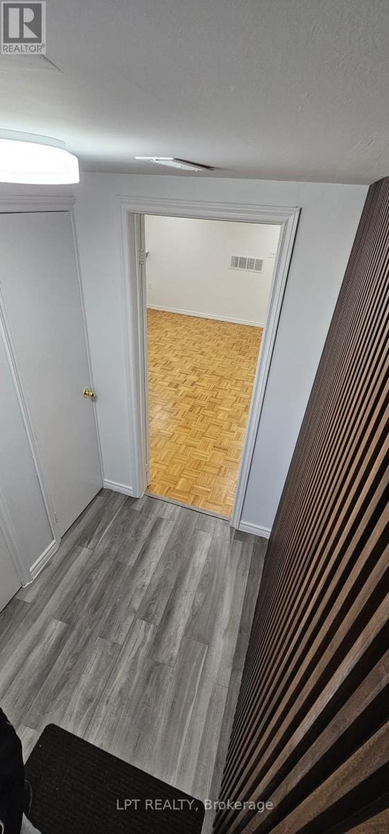 Photo du bâtiment - 382 Pinemeadow Ave