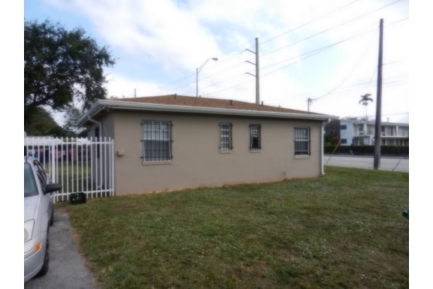 Building Photo - 791 NW 95th St