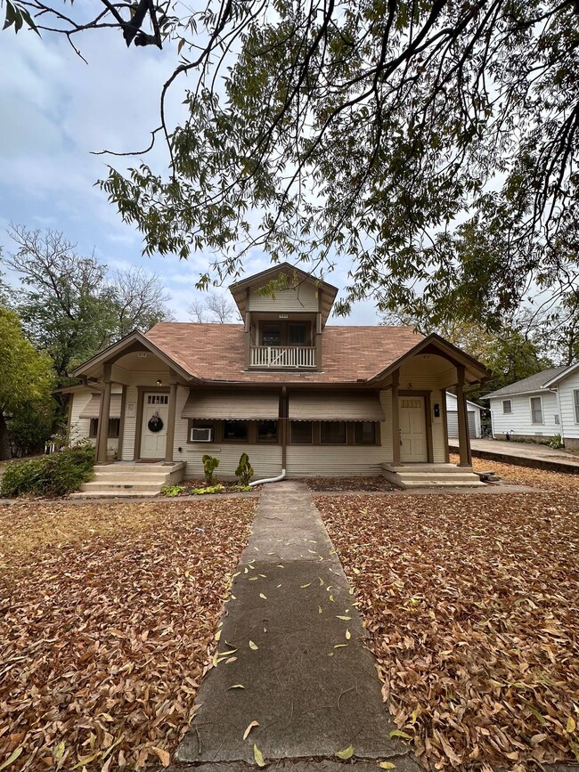 Front Door - Bottom Right - 917 N 3rd St