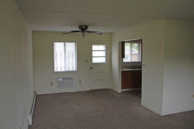 Building Photo - Cozy 2bed/1bath Apartment in Trotwood!