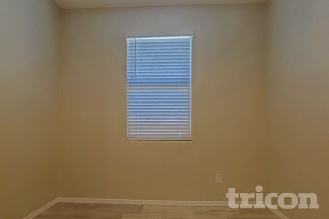 Building Photo - 31062 W Mulberry Dr
