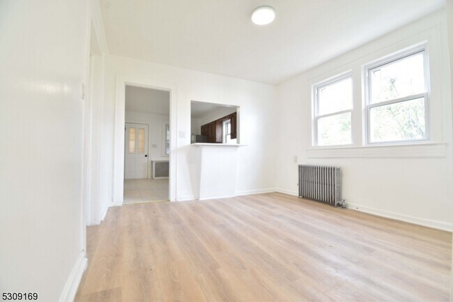 Foto del edificio - 76 Murray Ave