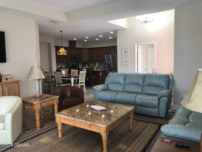 Building Photo - 359 Good Life Wy