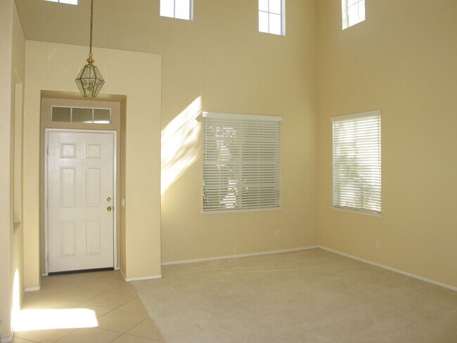 Foto del edificio - Four Bedroom Three Bathroom Home in Murrieta!
