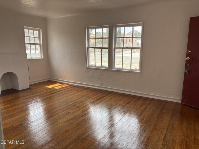 Building Photo - 3230 Savannah Ave