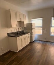 Building Photo - 111 S Manhattan Pl