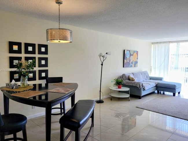 Foto del edificio - 601 Three Islands Boulevard