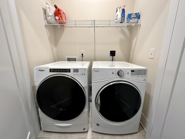 In-Unit Laundry - 10330 Sablewood Dr