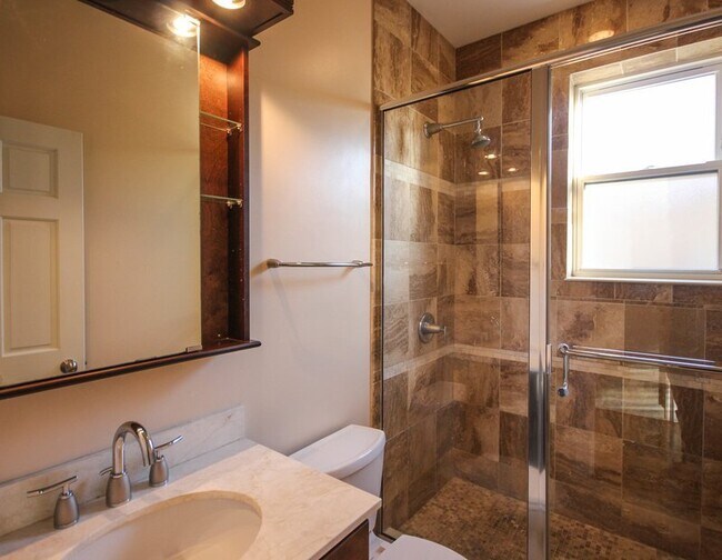 Foto del edificio - 1615 N Wood St
