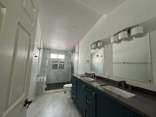 Foto del edificio - 1307 W 7th St