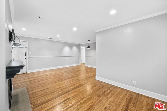 Foto del edificio - 18148 Hartland St