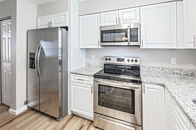 Foto del edificio - 2 bedroom, 2.5 bathroom townhome in Newark