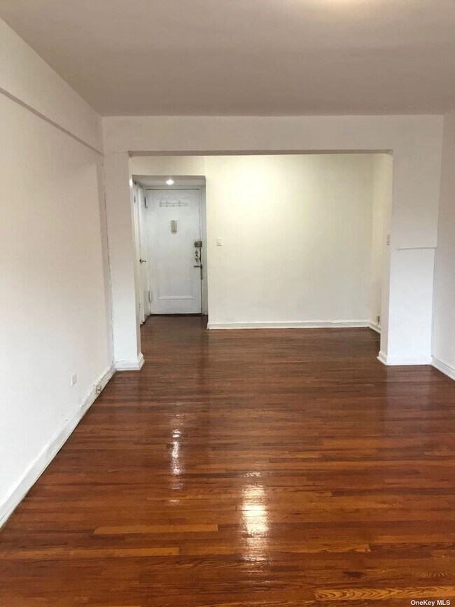 Building Photo - 102-32 65th Ave
