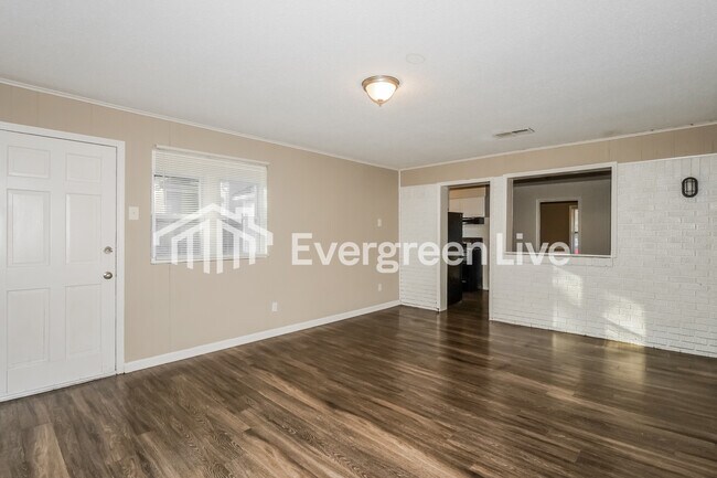 Foto del edificio - 3082 Robbiedon St