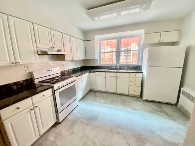 Foto del edificio - 1743 E 27th St