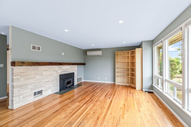 Foto del edificio - Cozy Gatewood 3 bed, 1 bath home