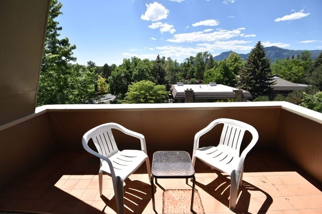 Foto del edificio - 3 Bedroom, 2 Bathroom Penthouse Condo in North Boulder.