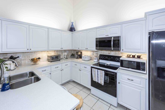 Building Photo - 1093  Summit Trail Circle A